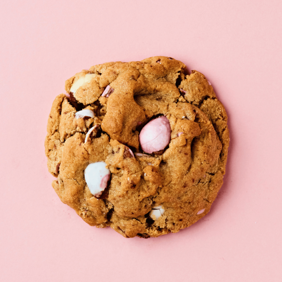 Cookie with Easter eggs 